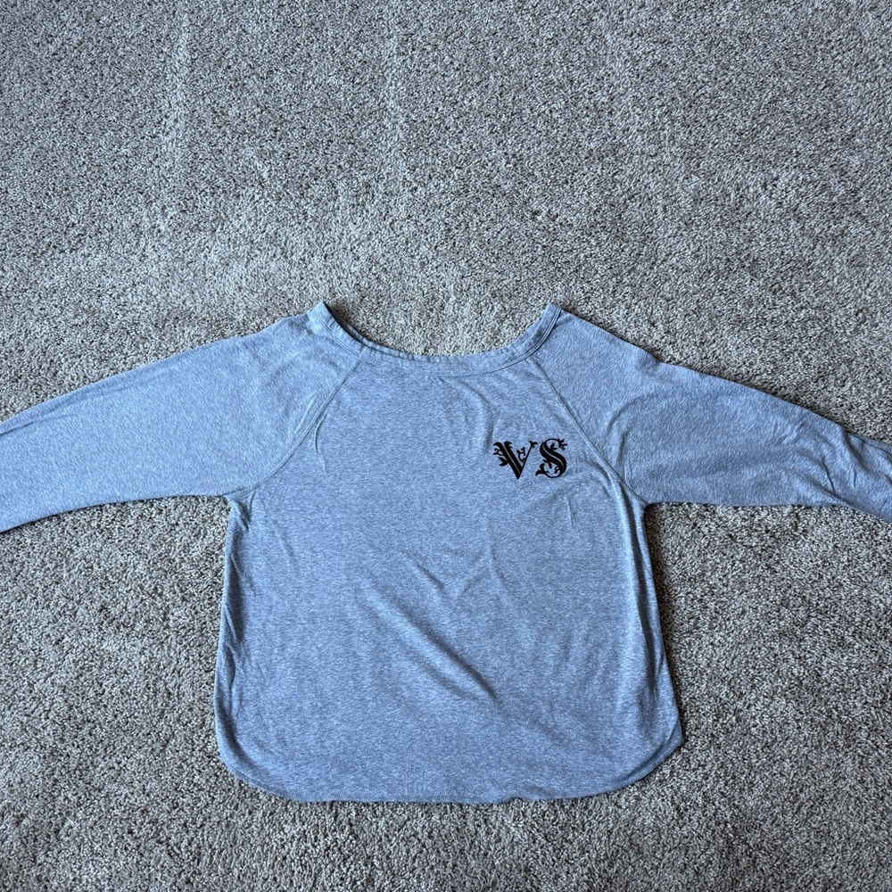 Victoria's Secret Women’s Light Gray Long Sleeve Tee